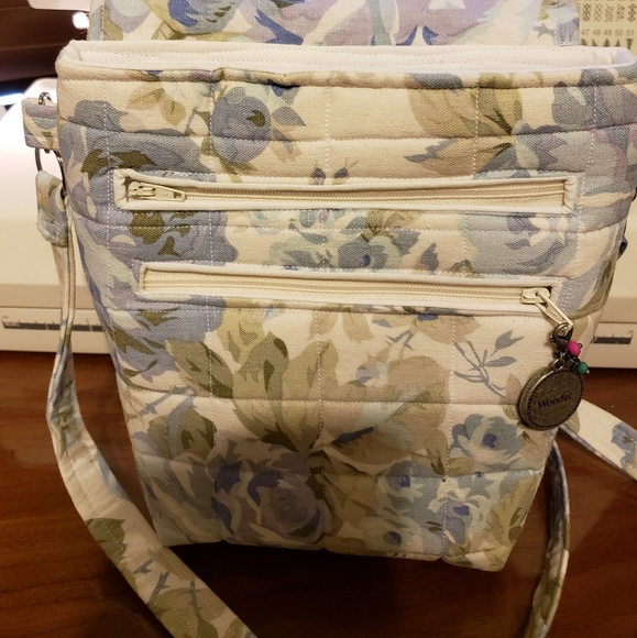 Vintage Inspired Light Blue Floral Crossbody Bag - Picture 3 of 4